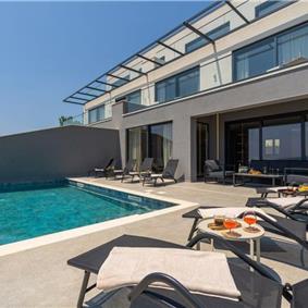 4 bedroom villa with pool in Dubrovnik region, sleeps 8 